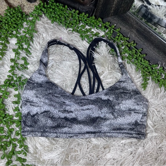 -💙2/$40💙 Lululemon Athletica Printed Strappy Sports Bra Size Small/2 - Picture 2 of 15